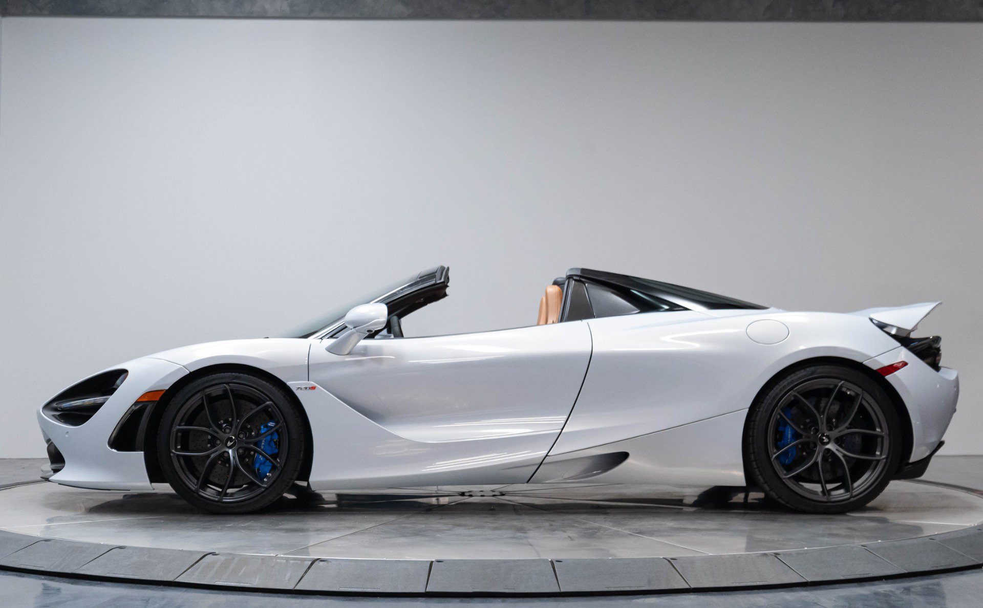 Used 2020 McLaren 720S Luxury photo 45