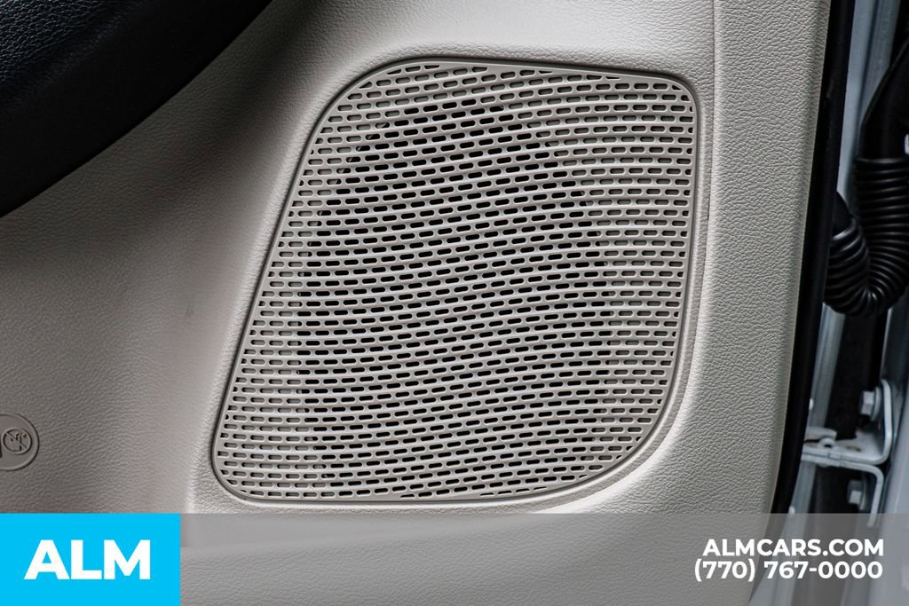 2024 Chrysler Pacifica Select