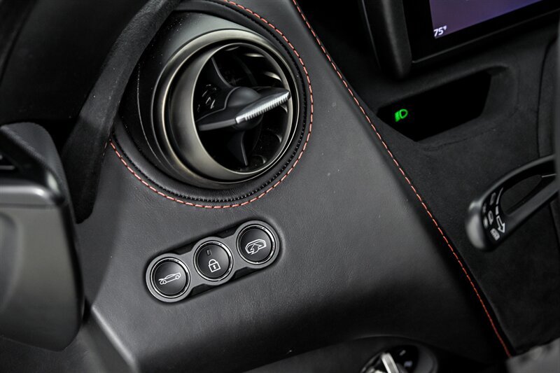 Used 2018 McLaren 720S Performance photo 22