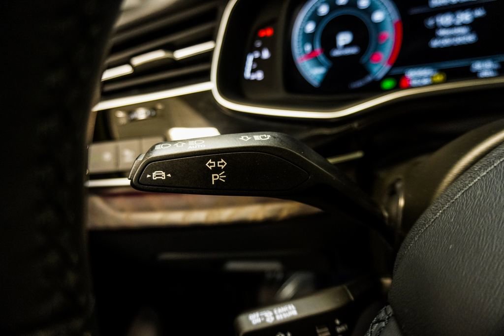 2022 Audi Q8 Premium Plus