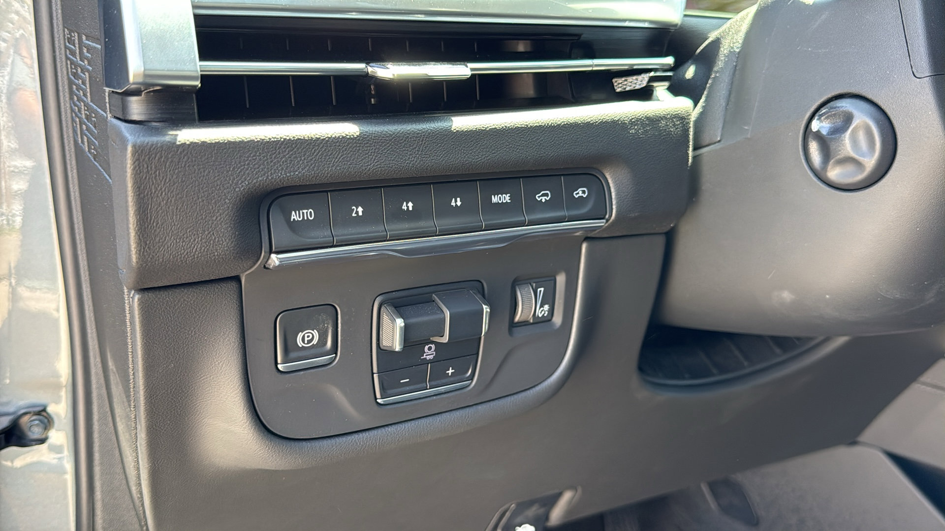 2025 Cadillac Escalade Premium Luxury