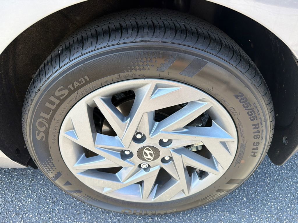 2025 Hyundai Elantra Blue