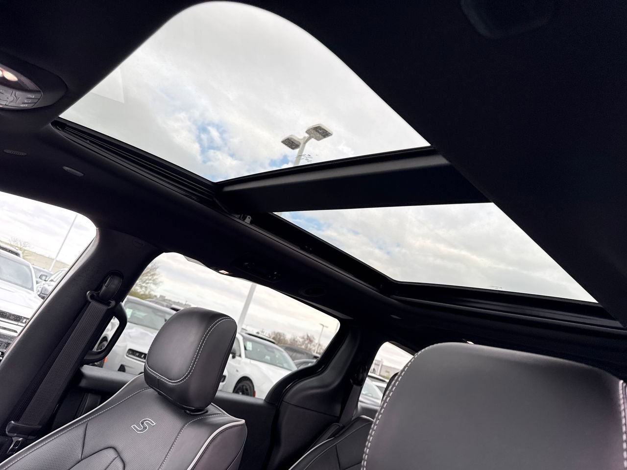 2026 Chrysler Pacifica Premium