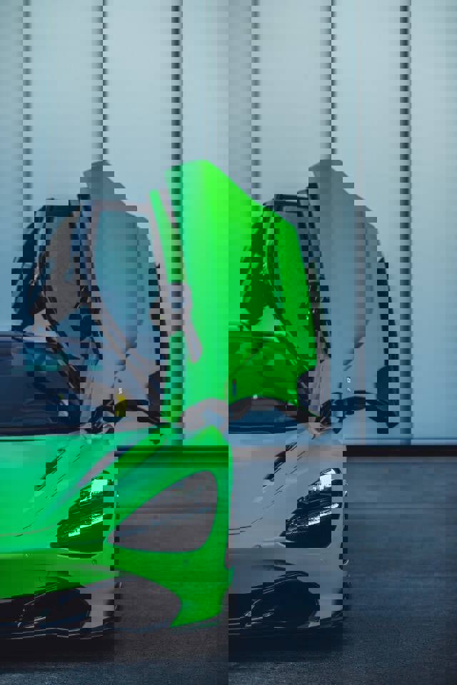 Used 2018 McLaren 720S Performance photo 18