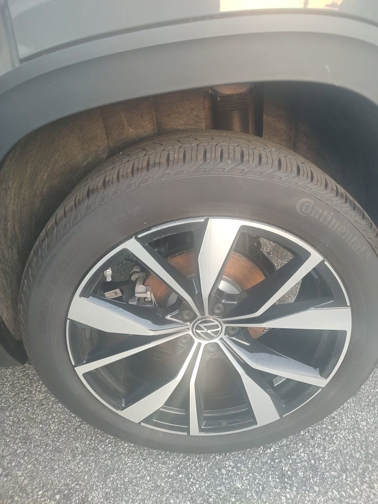 2025 Volkswagen Atlas Cross Sport SEL Premium R-Line