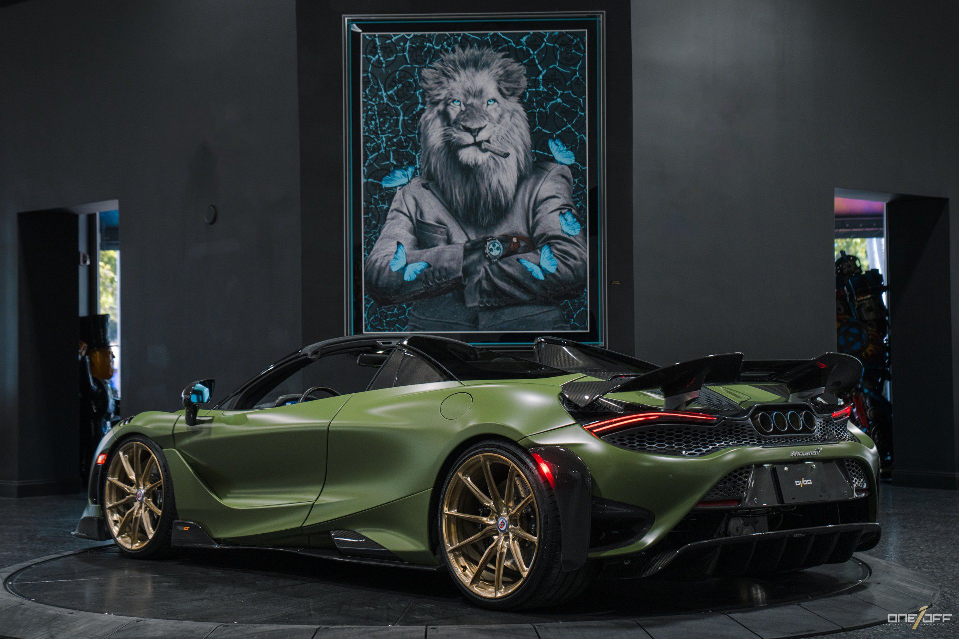 Used 2022 McLaren 765LT photo 14
