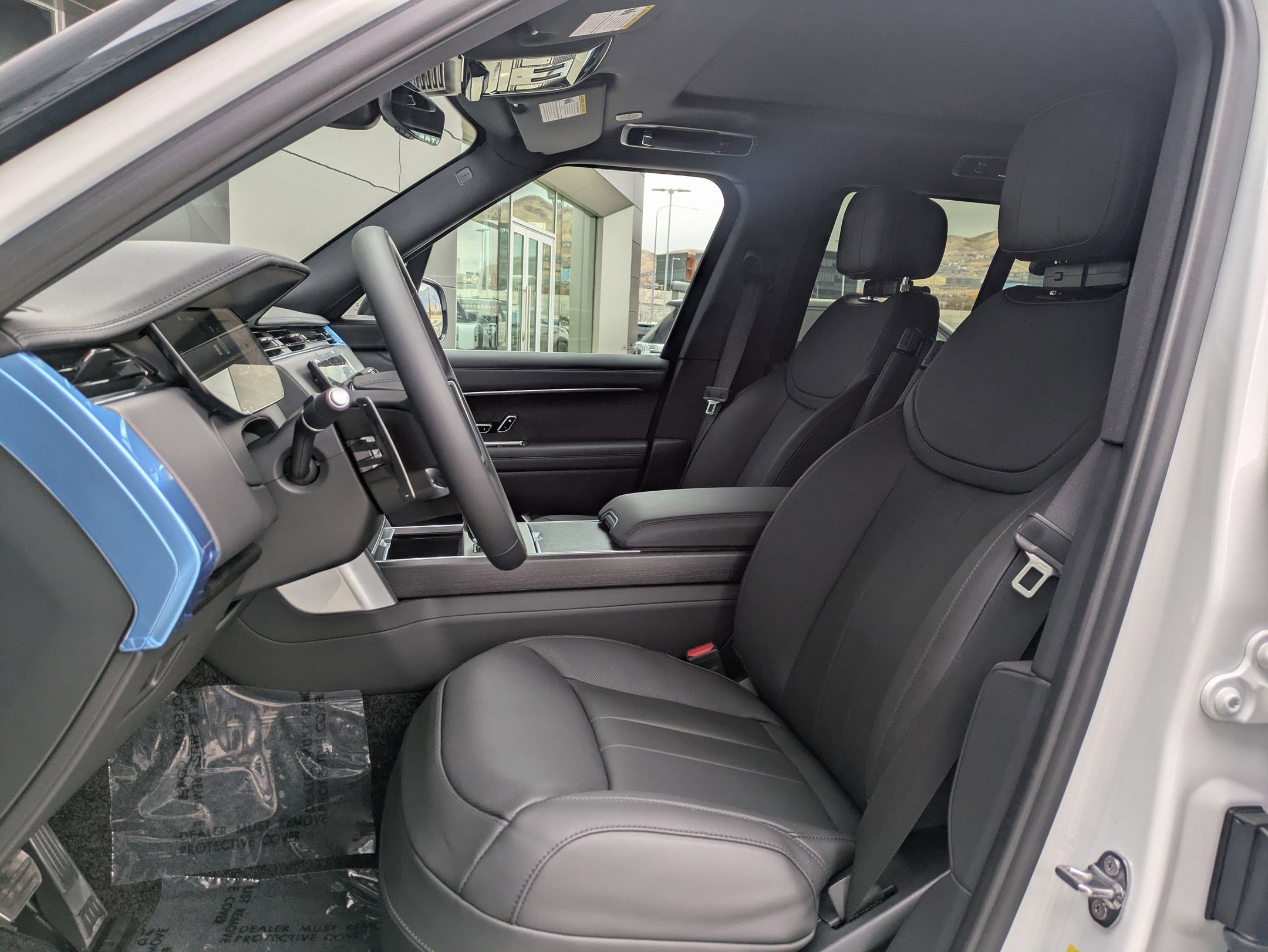 2025 Land Rover Range Rover SE