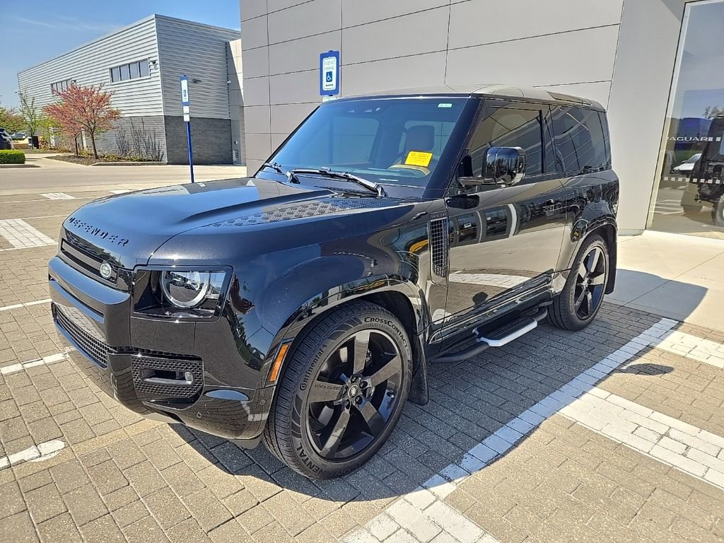 2024 Land Rover Defender 90 V8