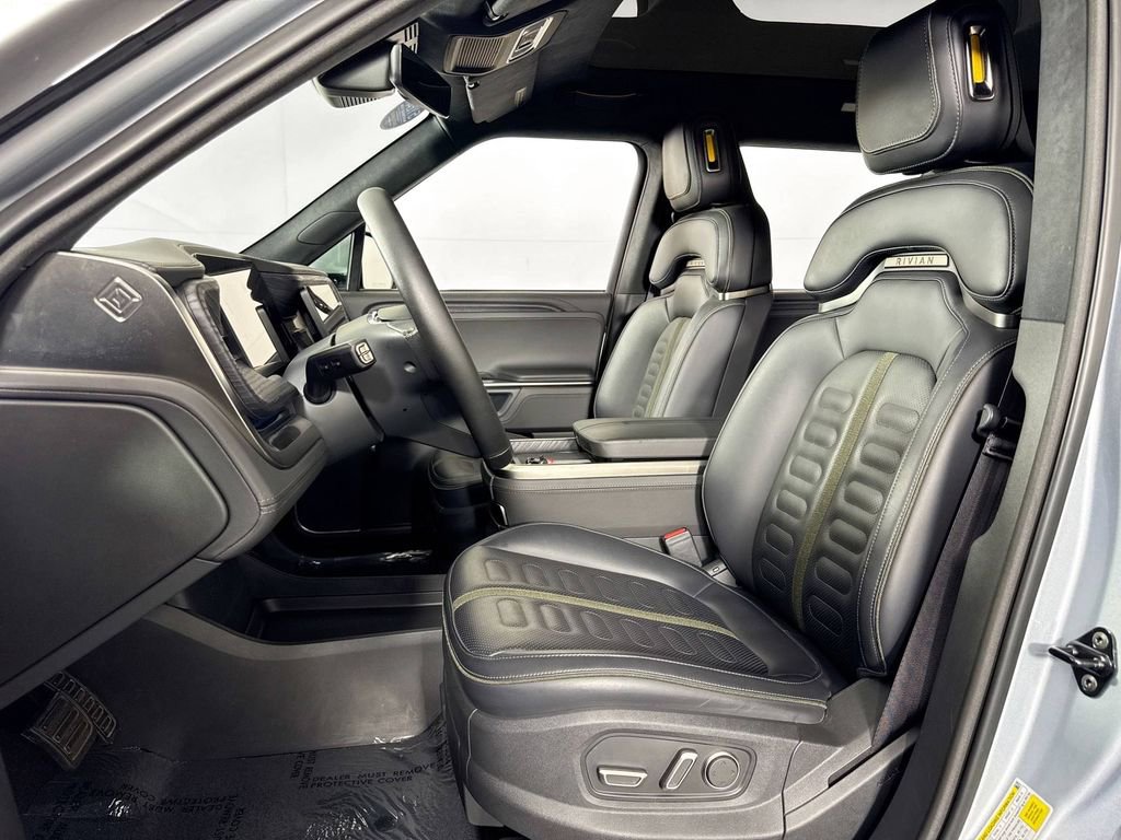 2025 Rivian R1S Adventure