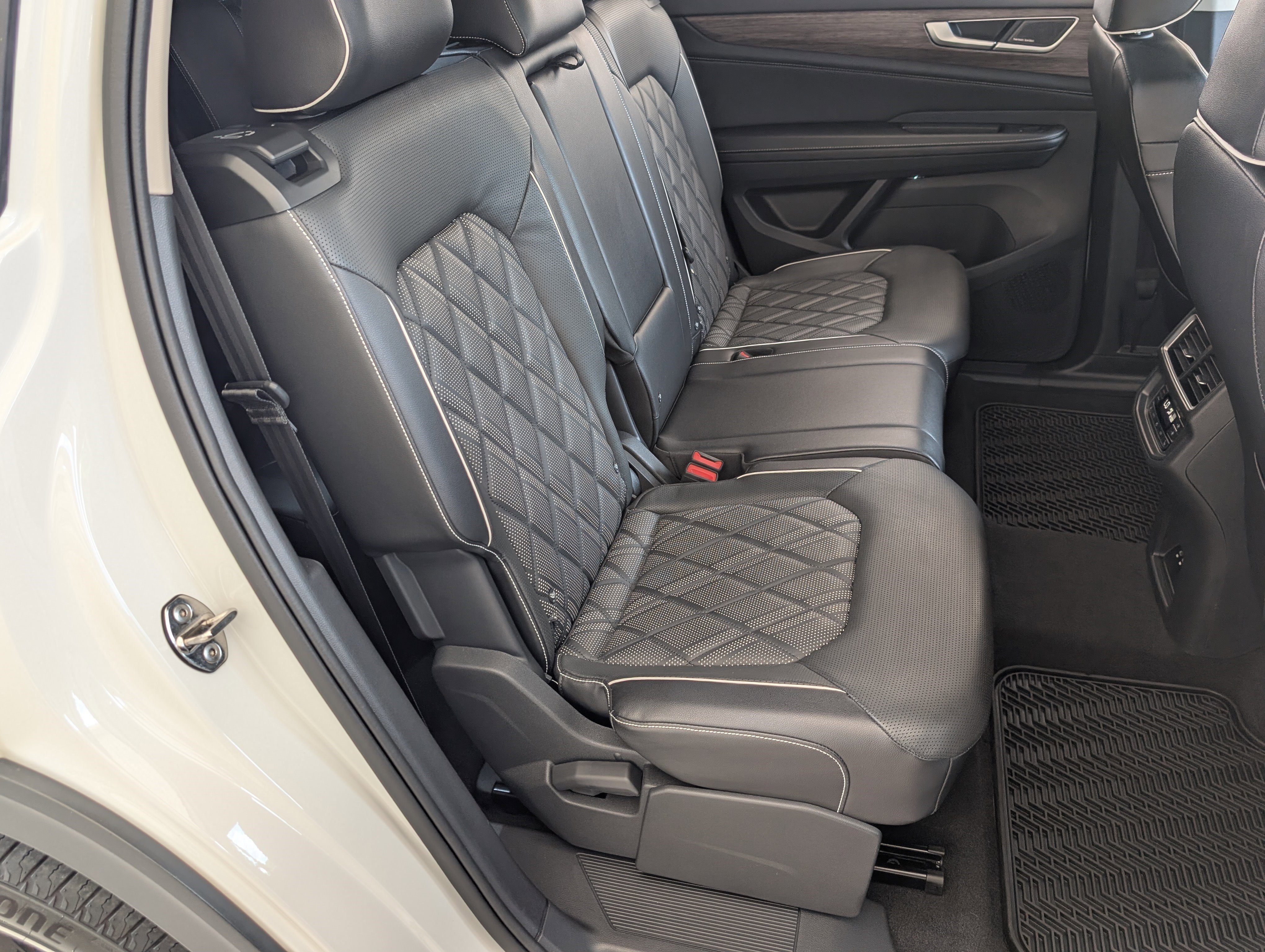 2024 Volkswagen Atlas SEL Premium R-Line