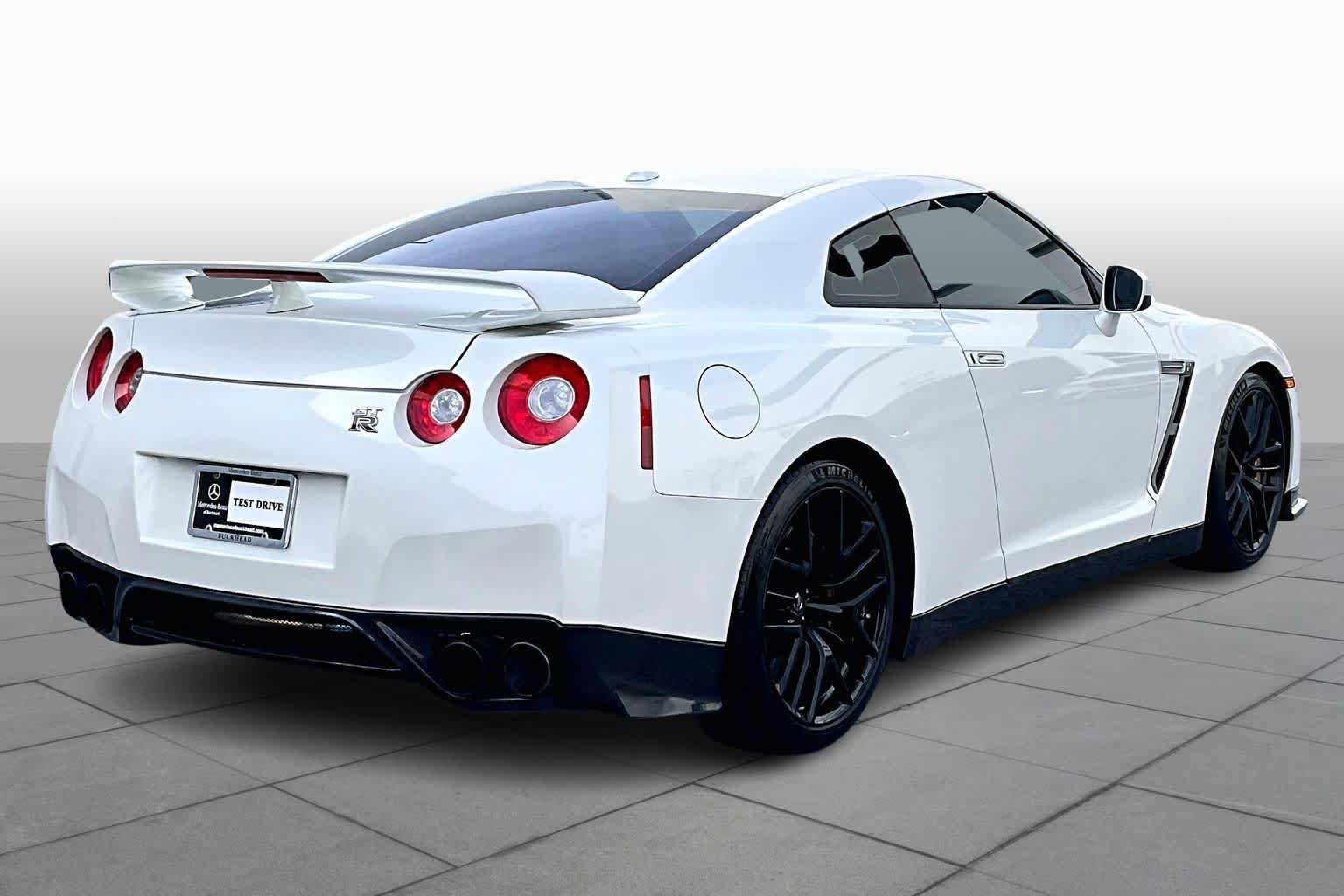中古　　　GTRACING GT007-WHITE 1996 Nissan Skyline GT-R V-Spec | Tokyo Direct Imports