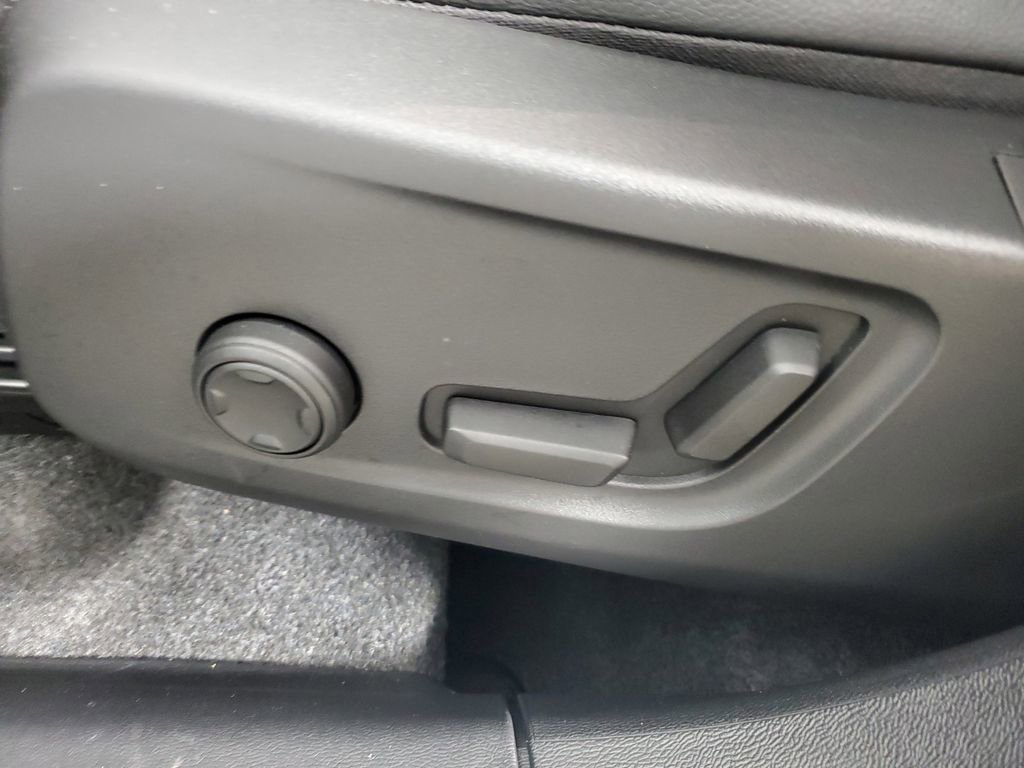 2026 Volvo Xc40 B5 Core