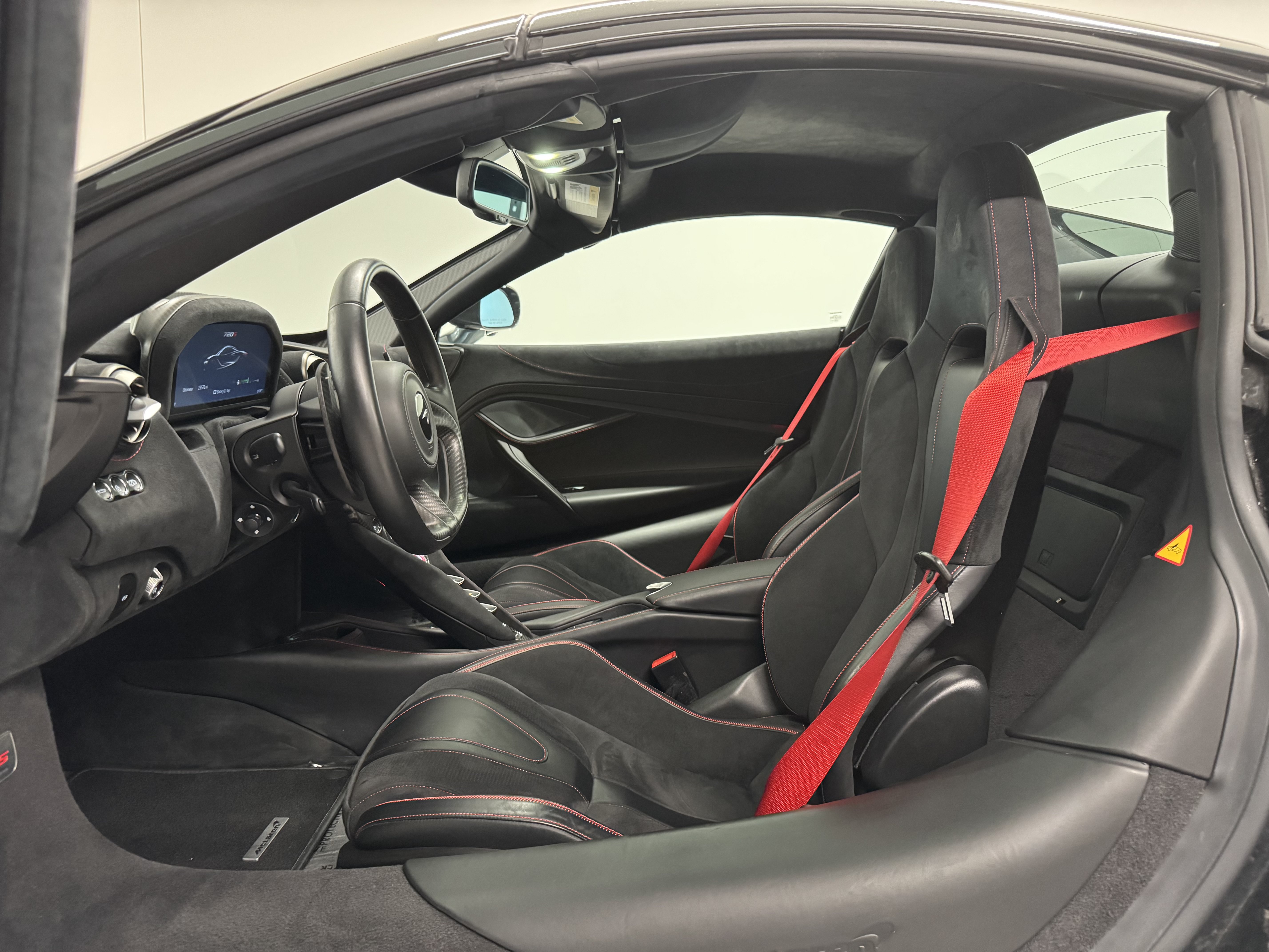 Used 2022 McLaren 720S Spider photo 12
