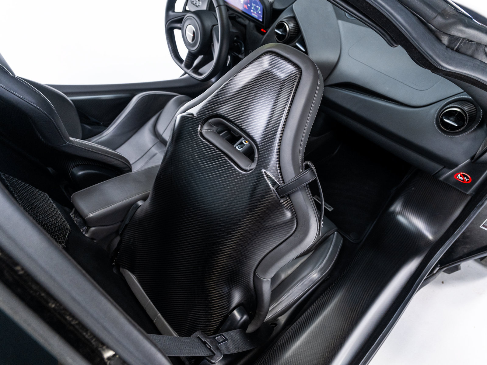 Used 2018 McLaren 720S Luxury photo 40