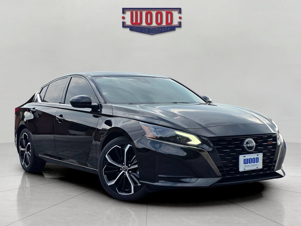 Used 2023 Nissan Altima 2.5 SR w/ SR Premium Package