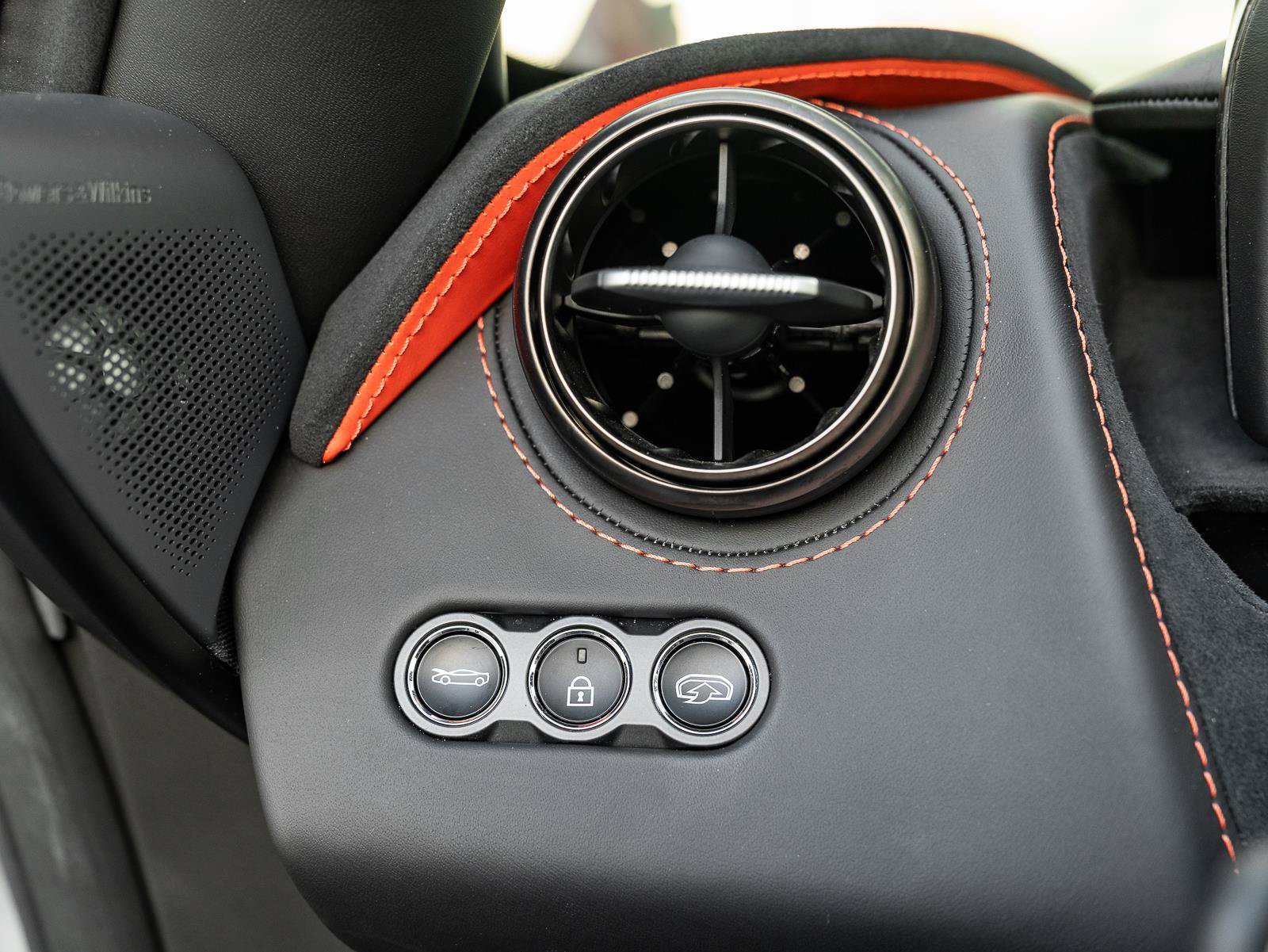 Used 2020 McLaren 720S Performance photo 34