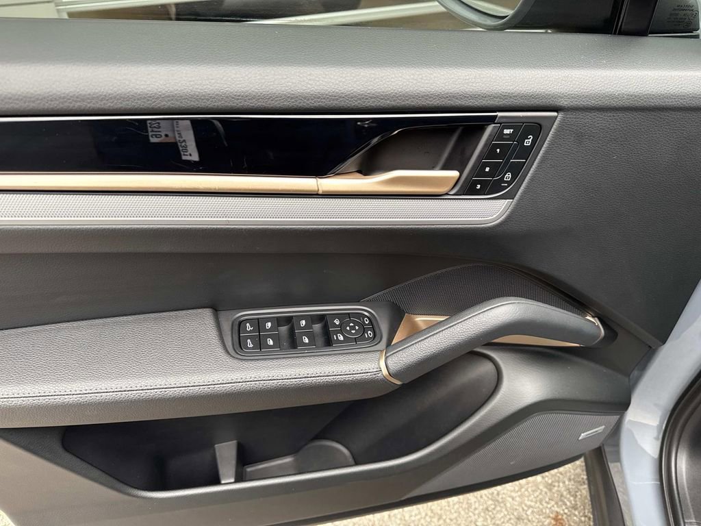 2024 Porsche Cayenne