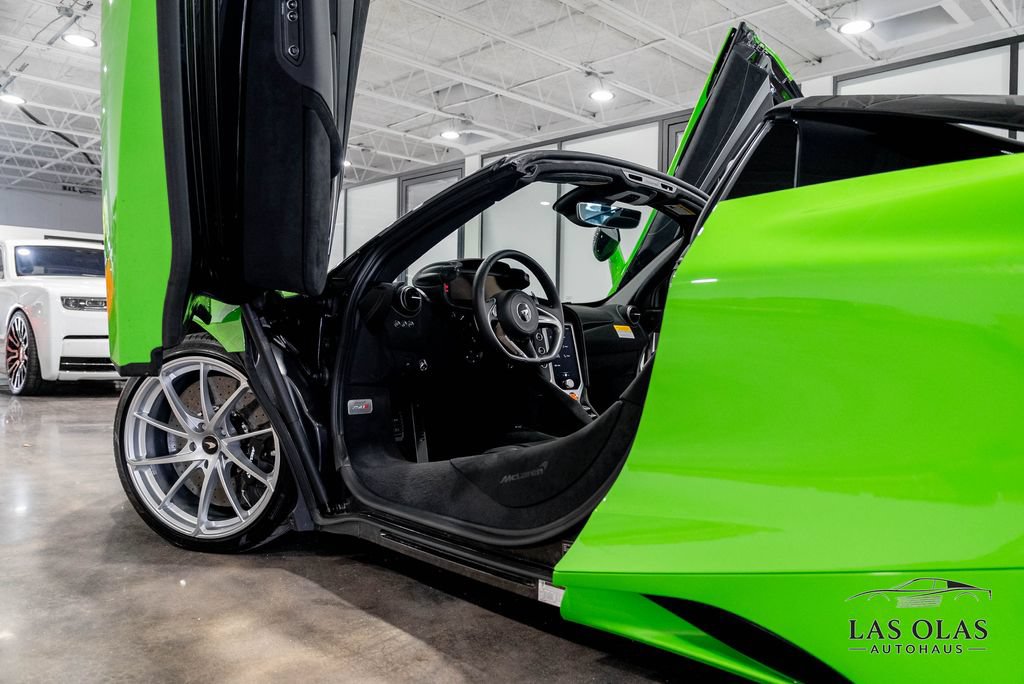 Used 2026 McLaren 750S Spider photo 32