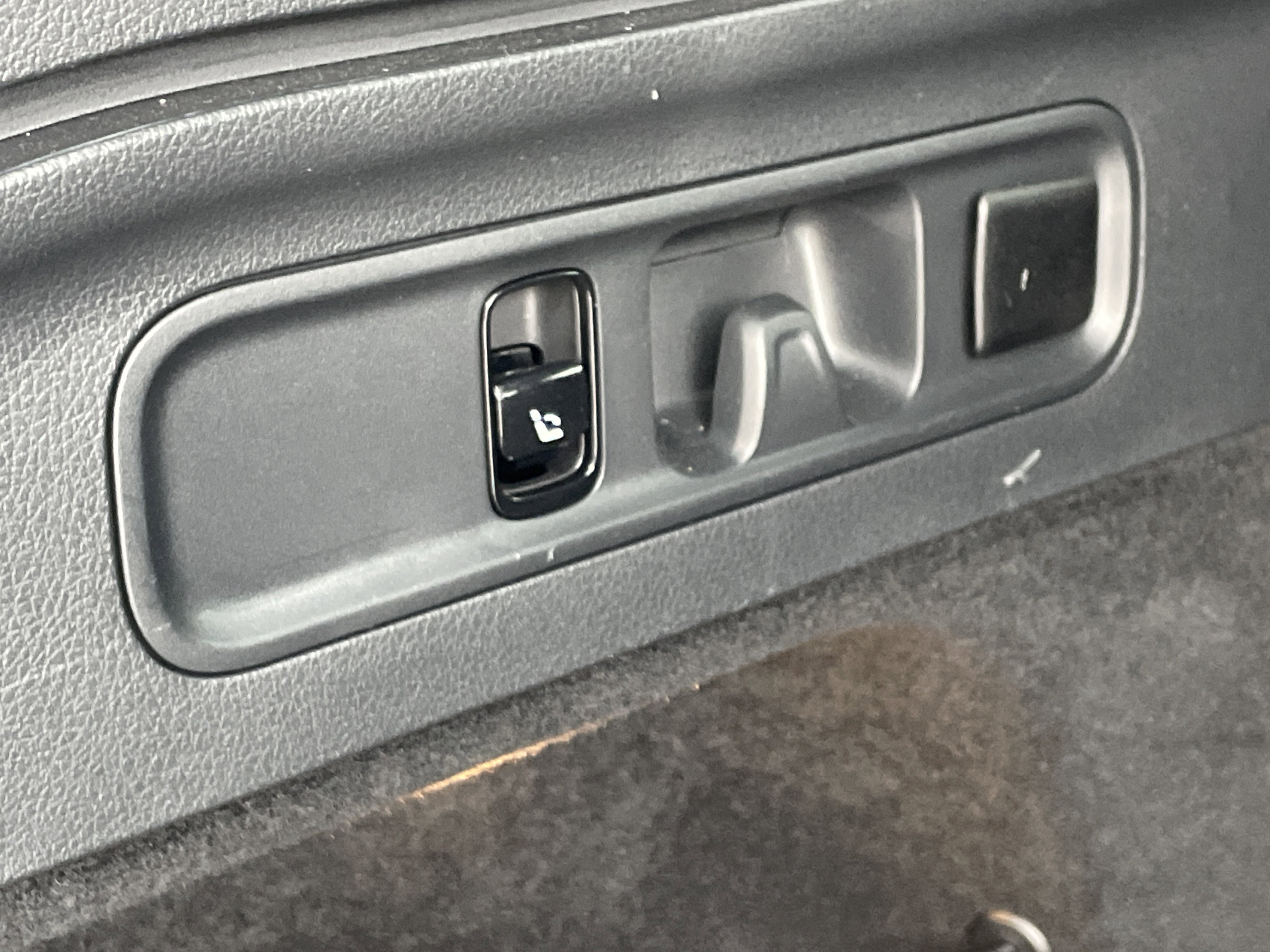 2025 Mercedes-Benz GLC 300