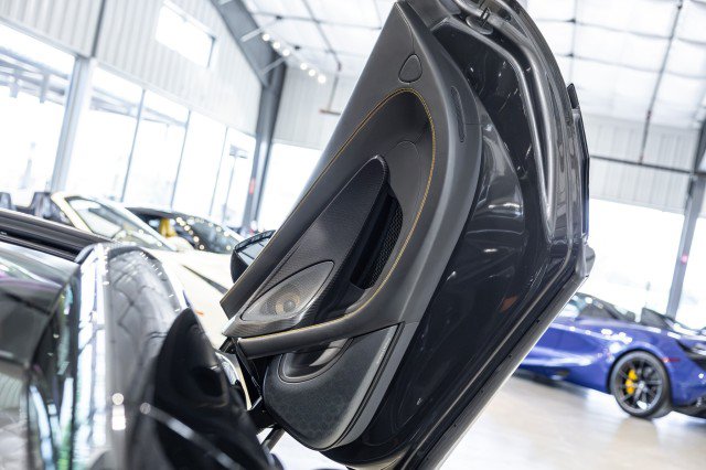 Used 2020 McLaren 600LT Spider photo 32