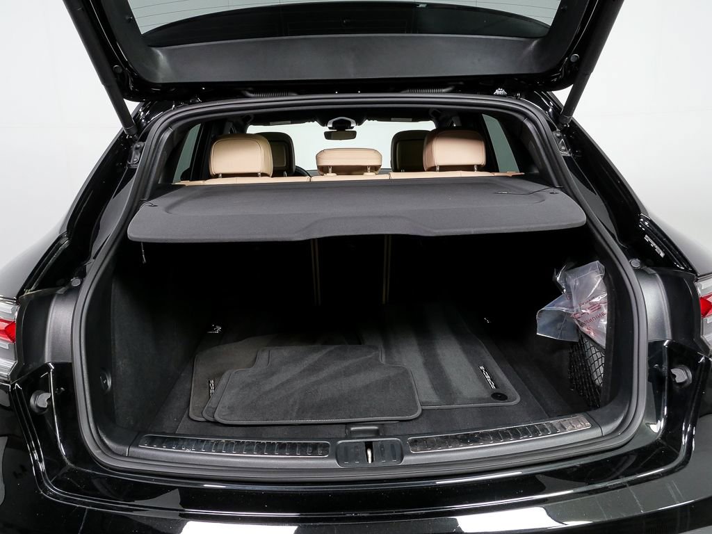 2023 Porsche Macan Turbo