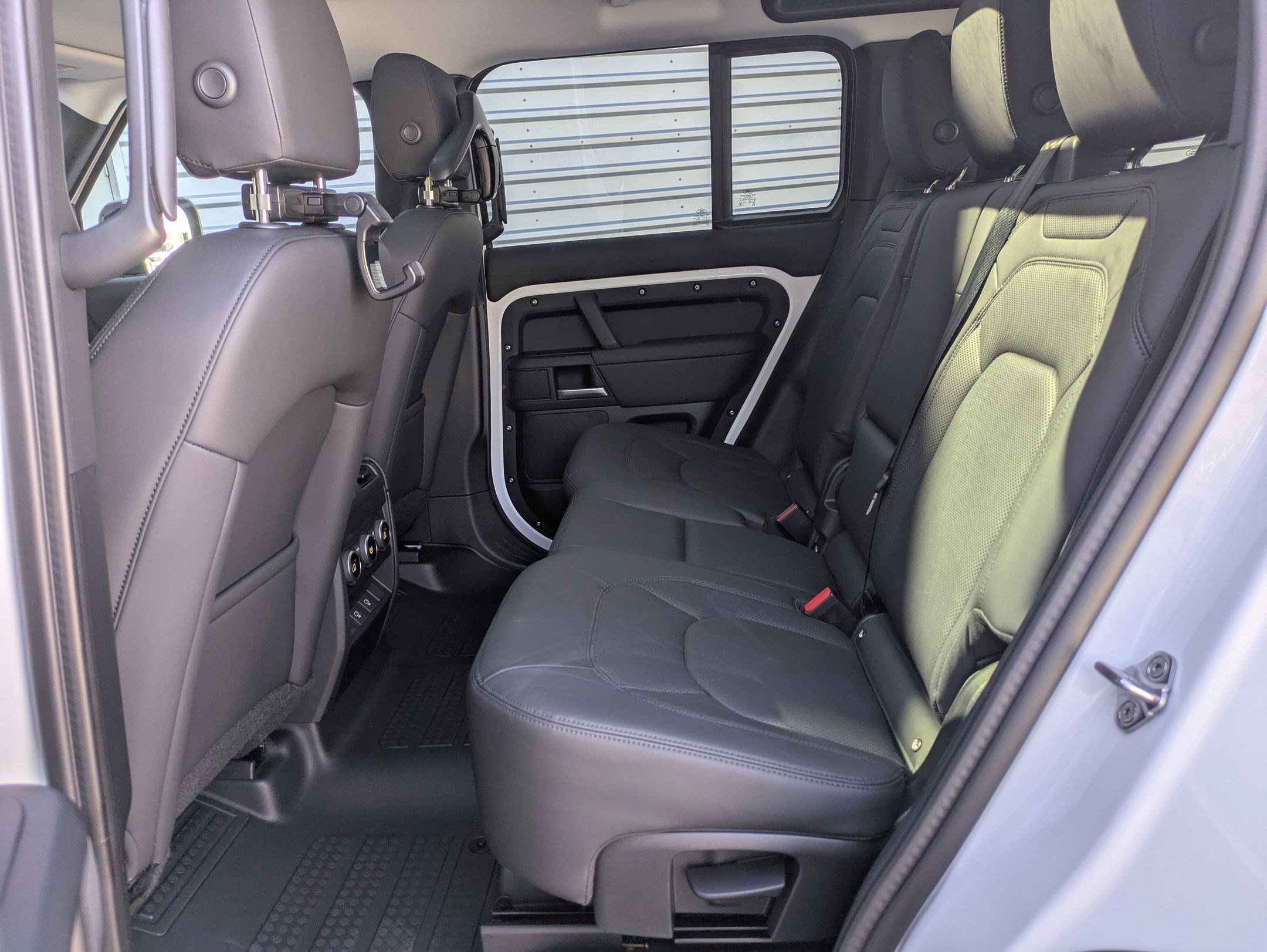 2025 Land Rover Defender 110 S