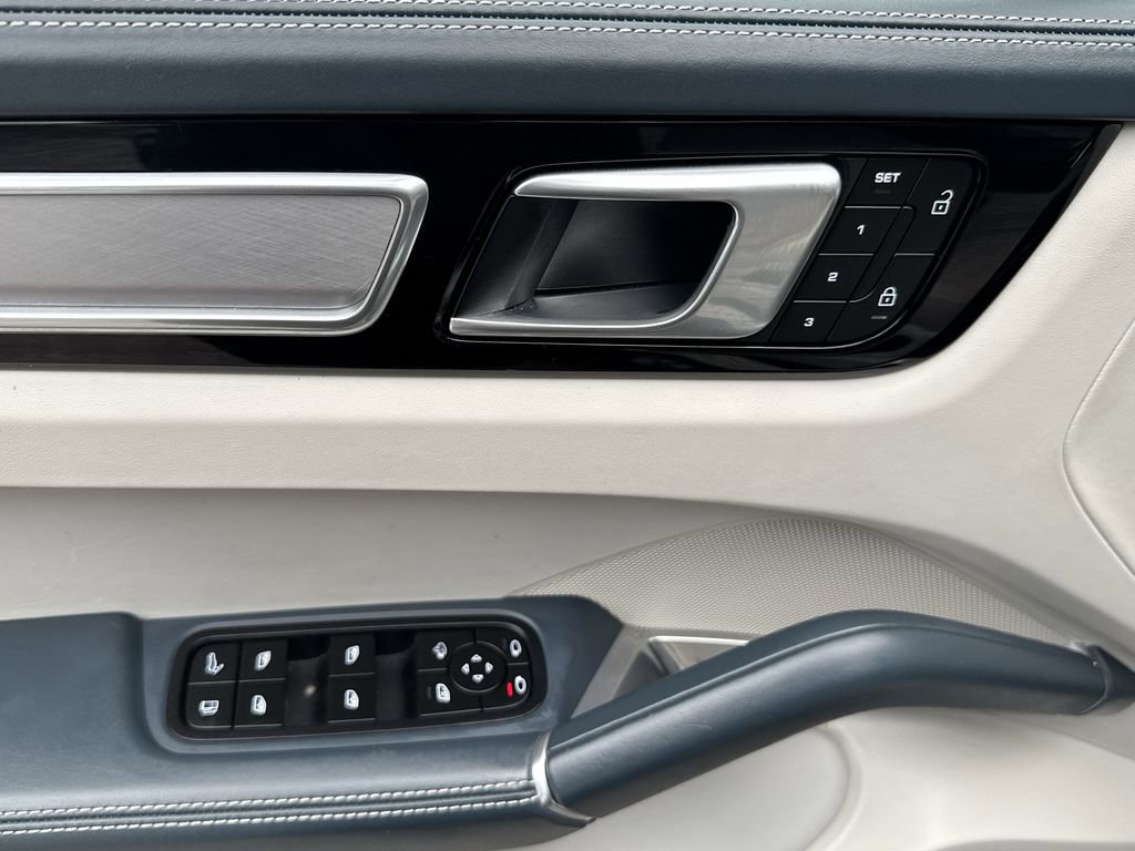 2023 Porsche Cayenne Turbo S