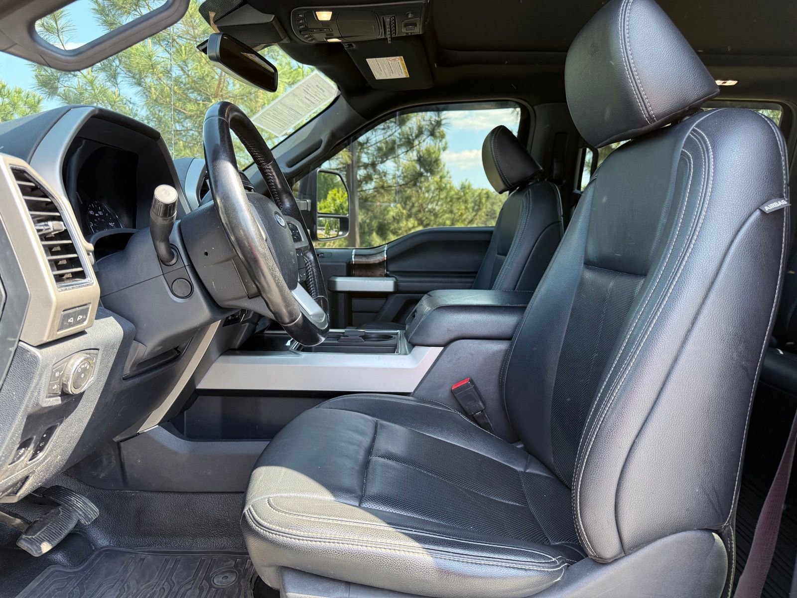 2022 Ford F350 Lariat