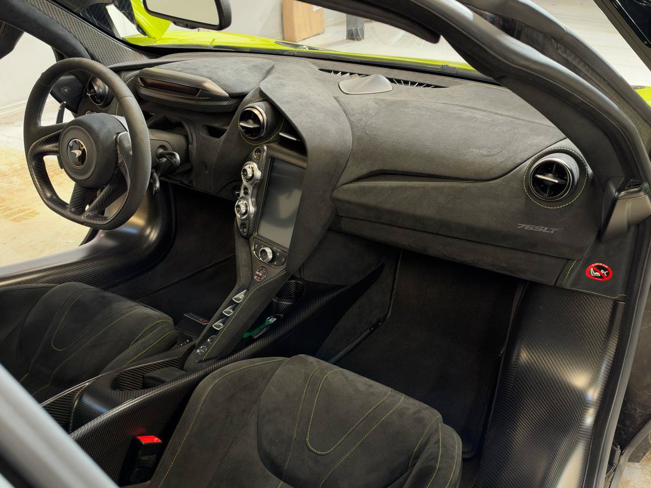 Used 2021 McLaren 765LT photo 19