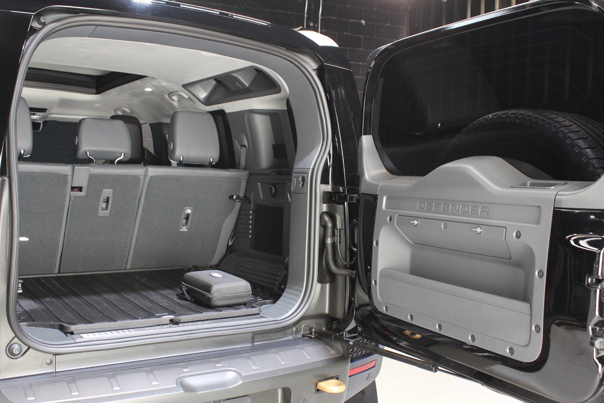 2026 Land Rover Defender 110