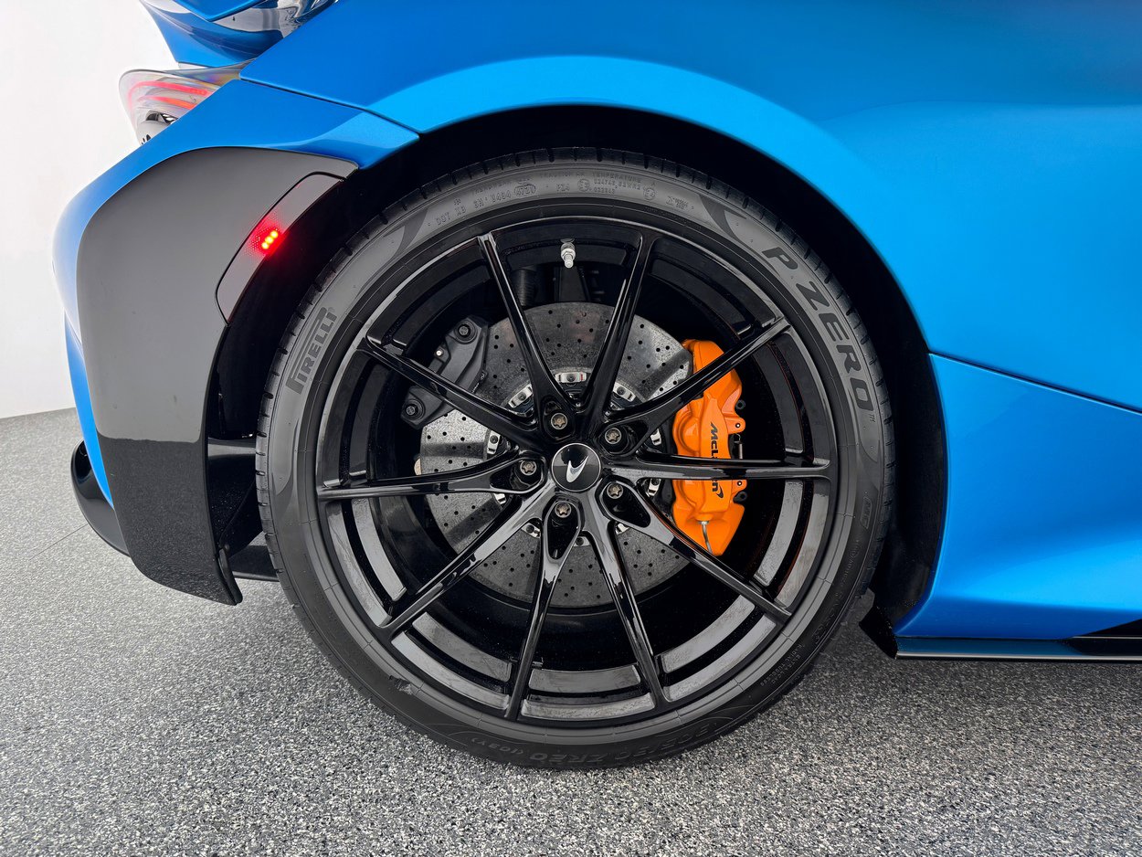 Used 2022 McLaren 765LT photo 33
