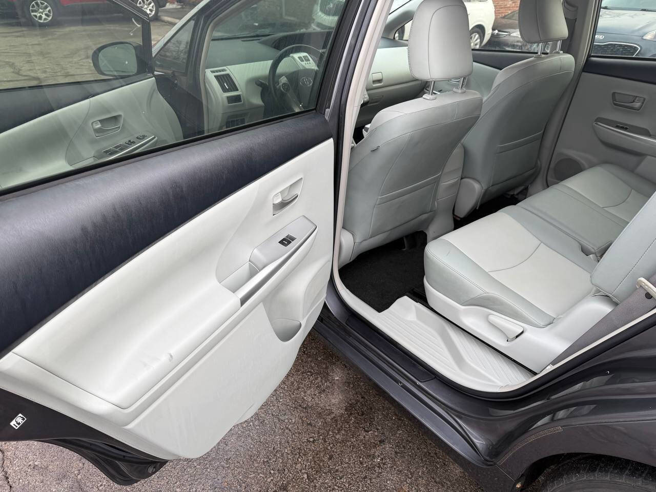 2013 Toyota Prius V Five