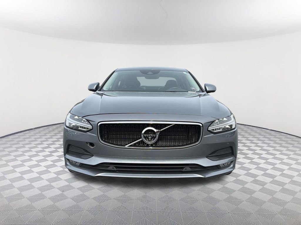 2017 Volvo S90 T6 Momentum