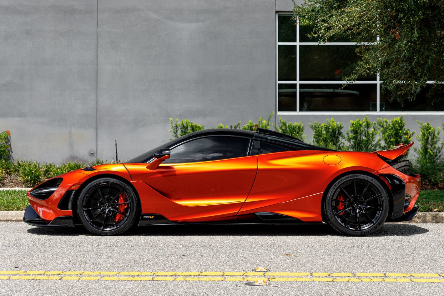 Used 2021 McLaren 765LT photo 28