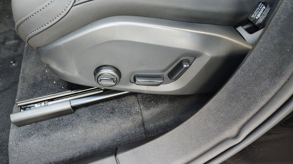 2026 Volvo Xc90 B6 Plus