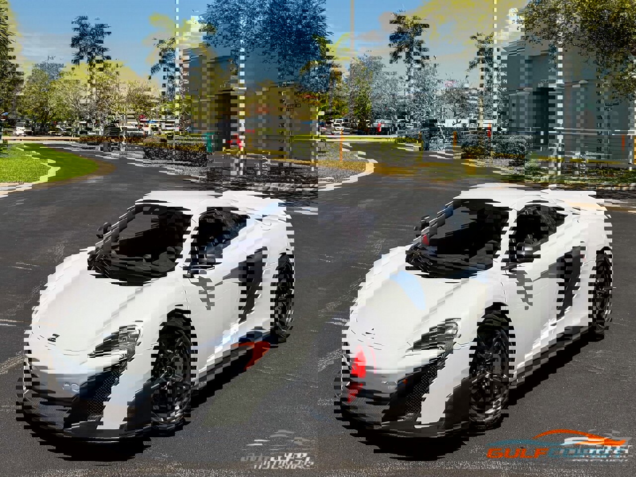 Used 2016 McLaren 675LT photo 11