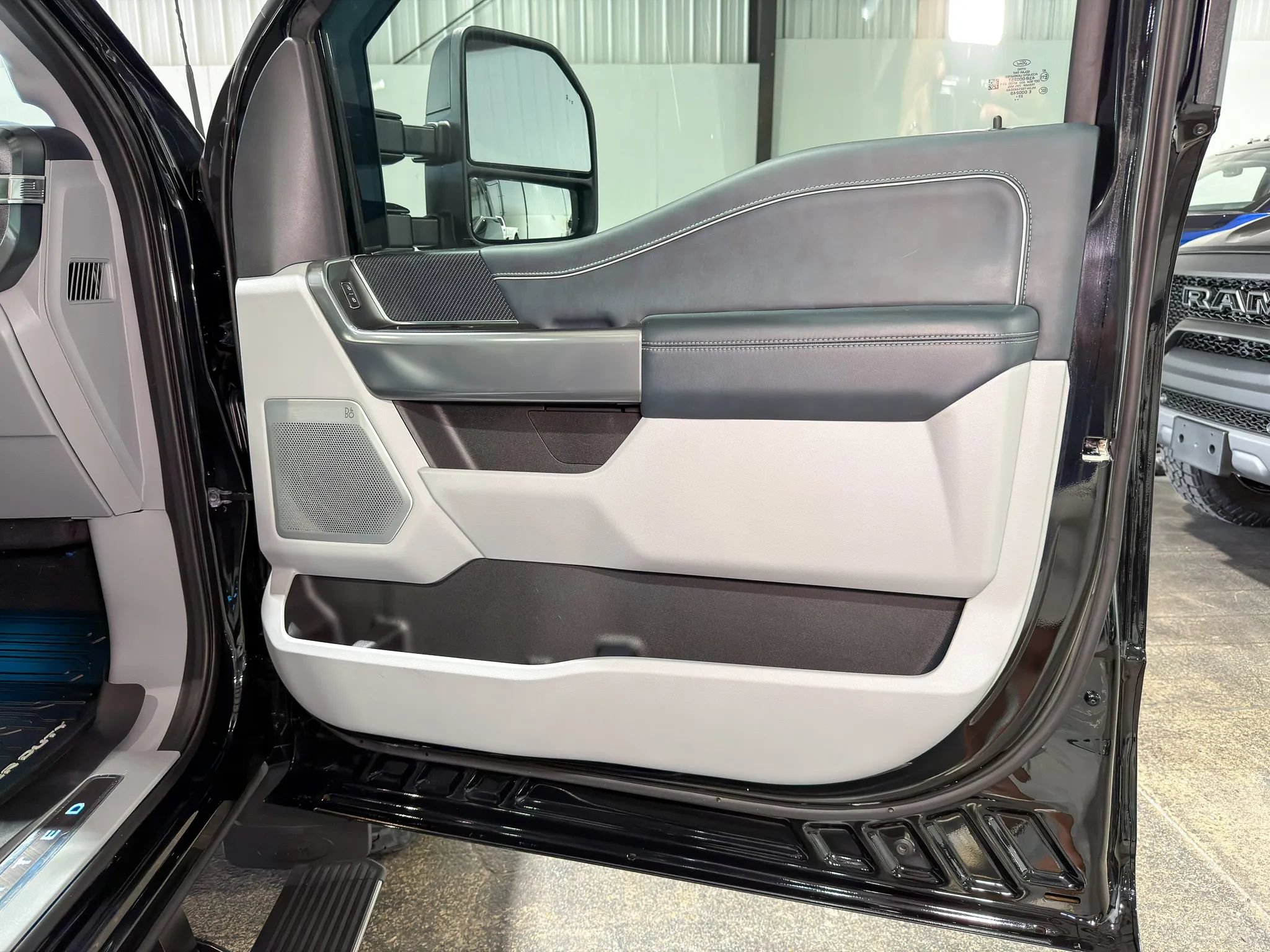 2024 Ford F-250 Super Duty Limited - Photo 25
