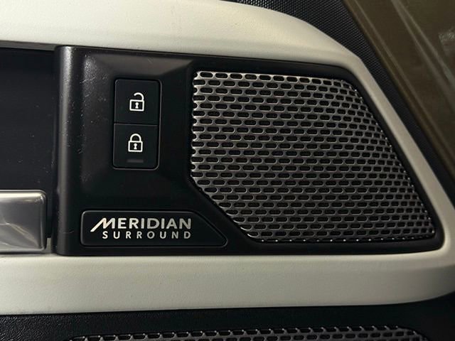 2024 Land Rover Defender 110 SE