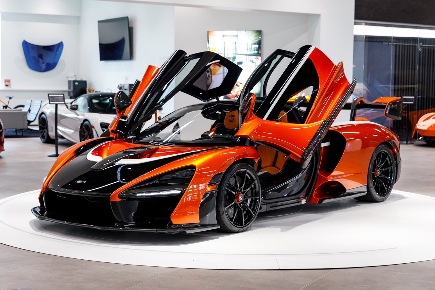 Used 2019 McLaren Senna photo 38