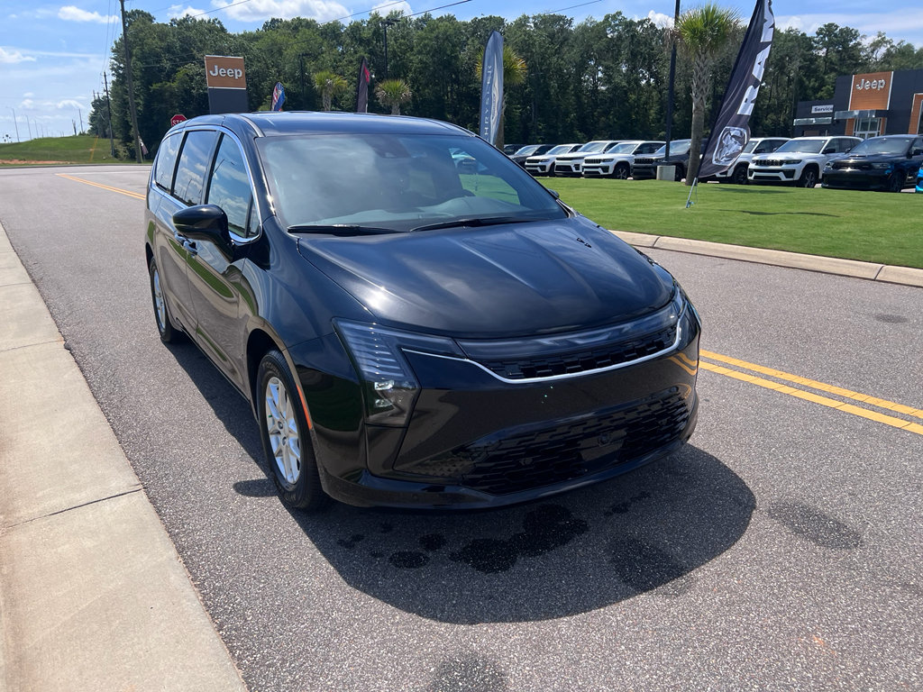 New 2027 Chrysler Pacifica Select w/ Family Tech Group