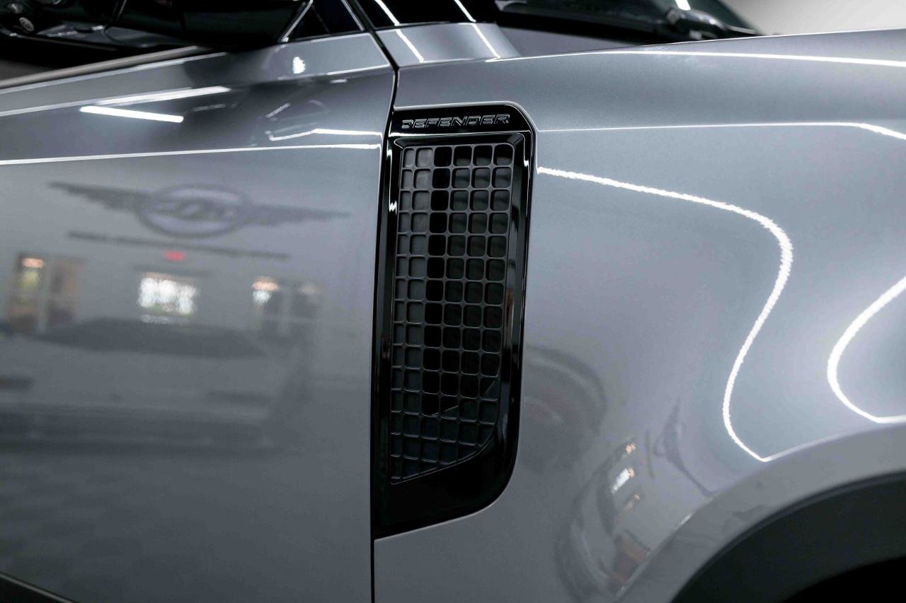 2023 Land Rover Defender 130 SE