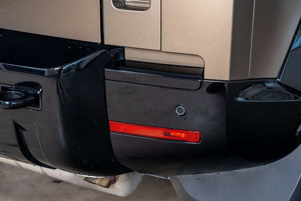 2025 Land Rover Defender 110 X