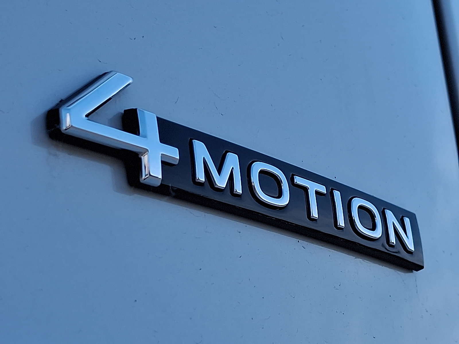 2023 Volkswagen Atlas Cross Sport SEL Premium R-Line