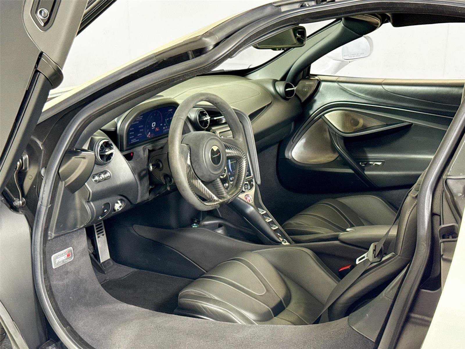 Used 2018 McLaren 720S photo 12