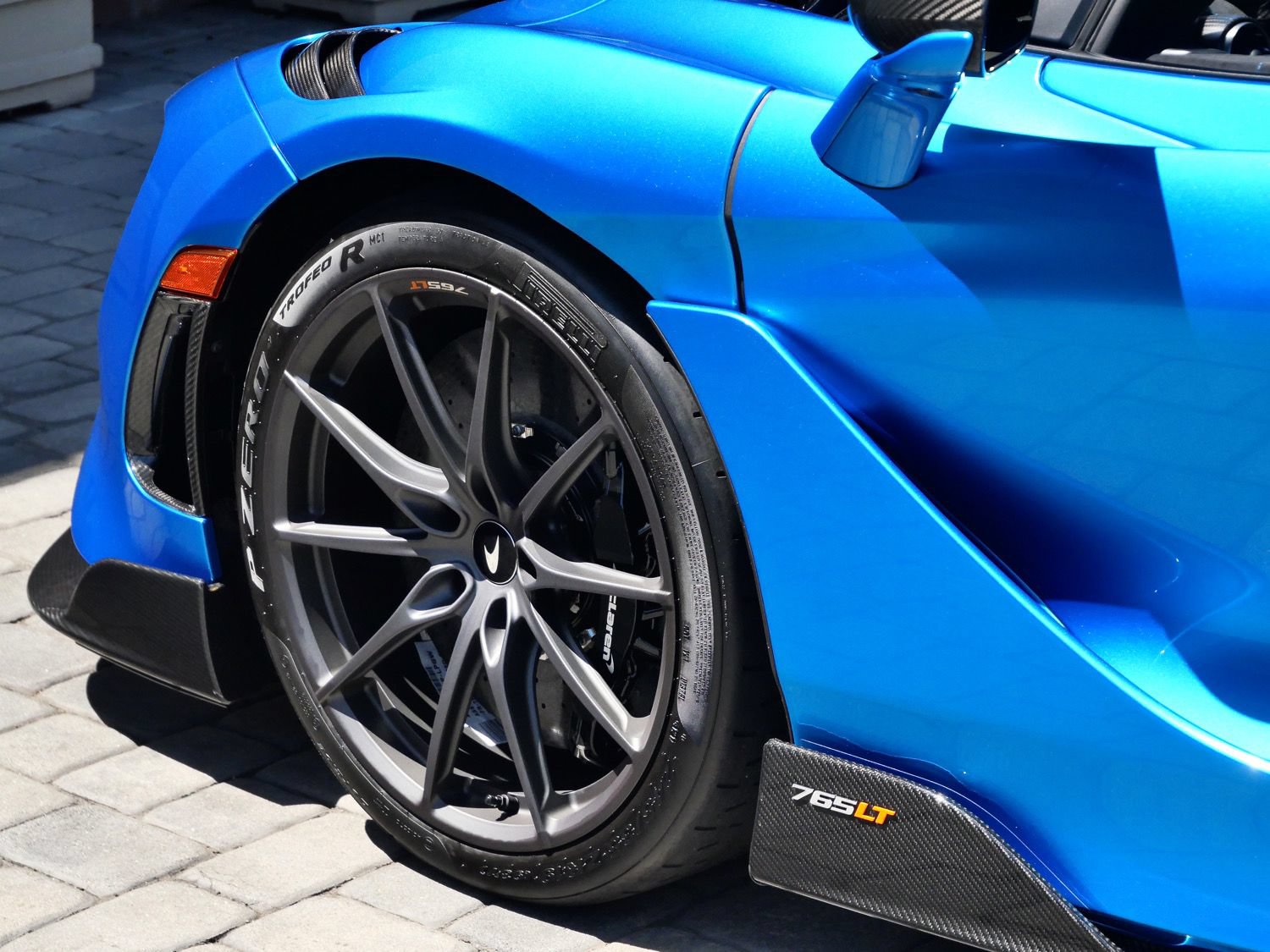 Used 2022 McLaren 765LT photo 17