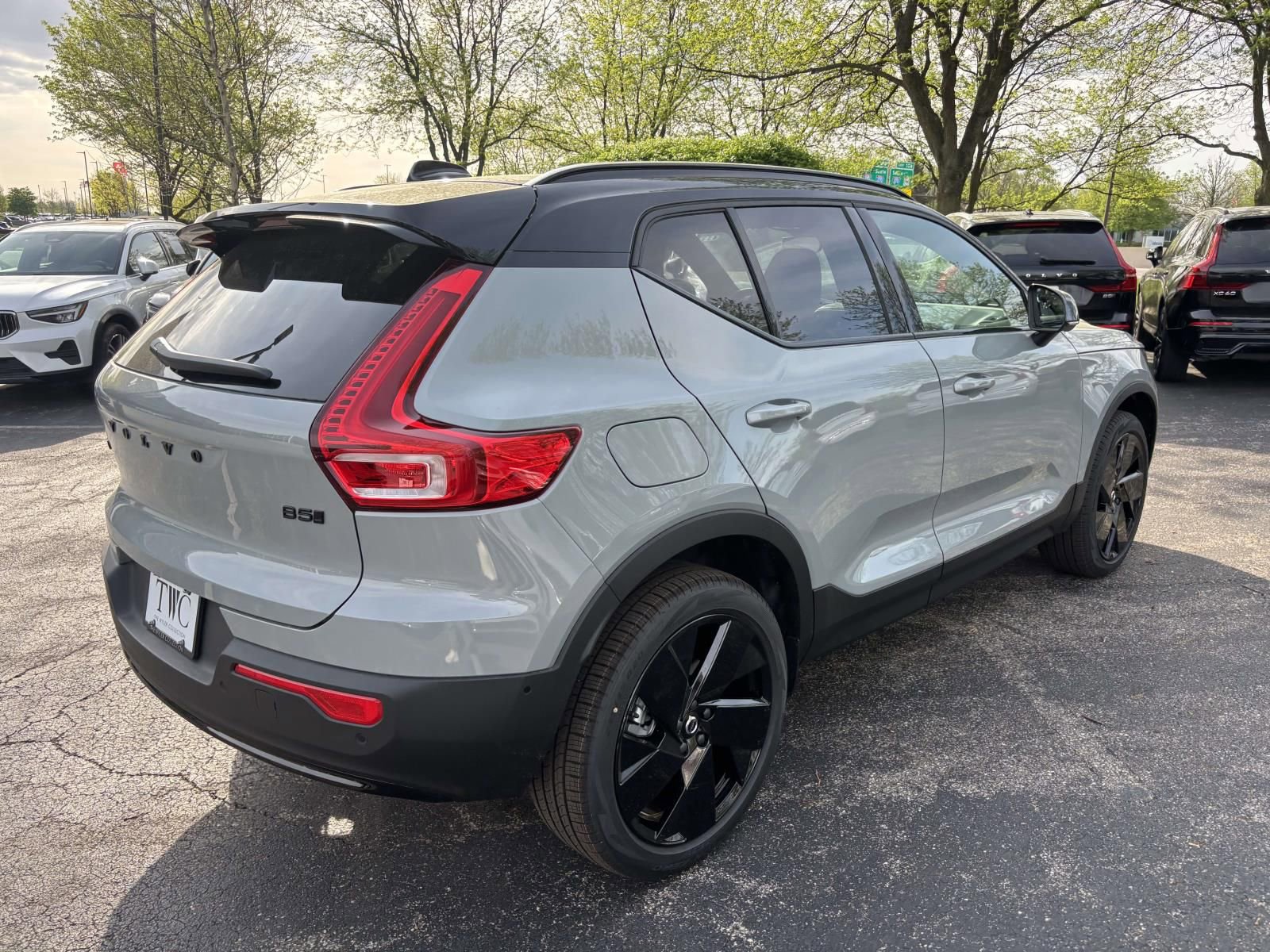 2026 Volvo Xc40 B5 Ultra