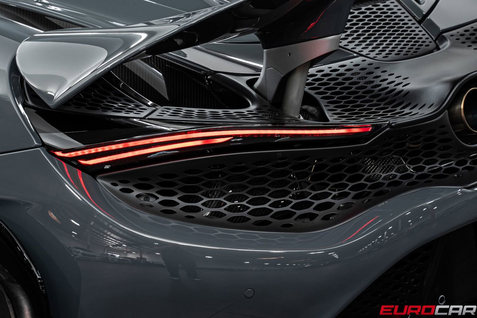 Used 2022 McLaren 765LT photo 26