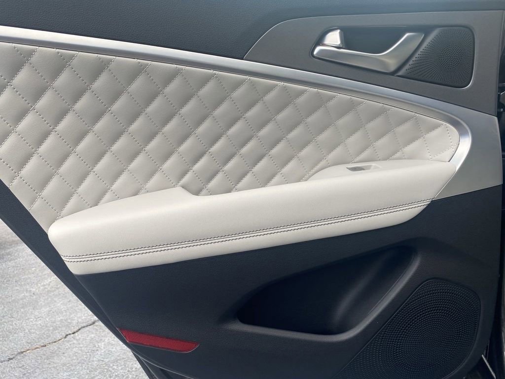 2025 Genesis G70 3.3T Advanced