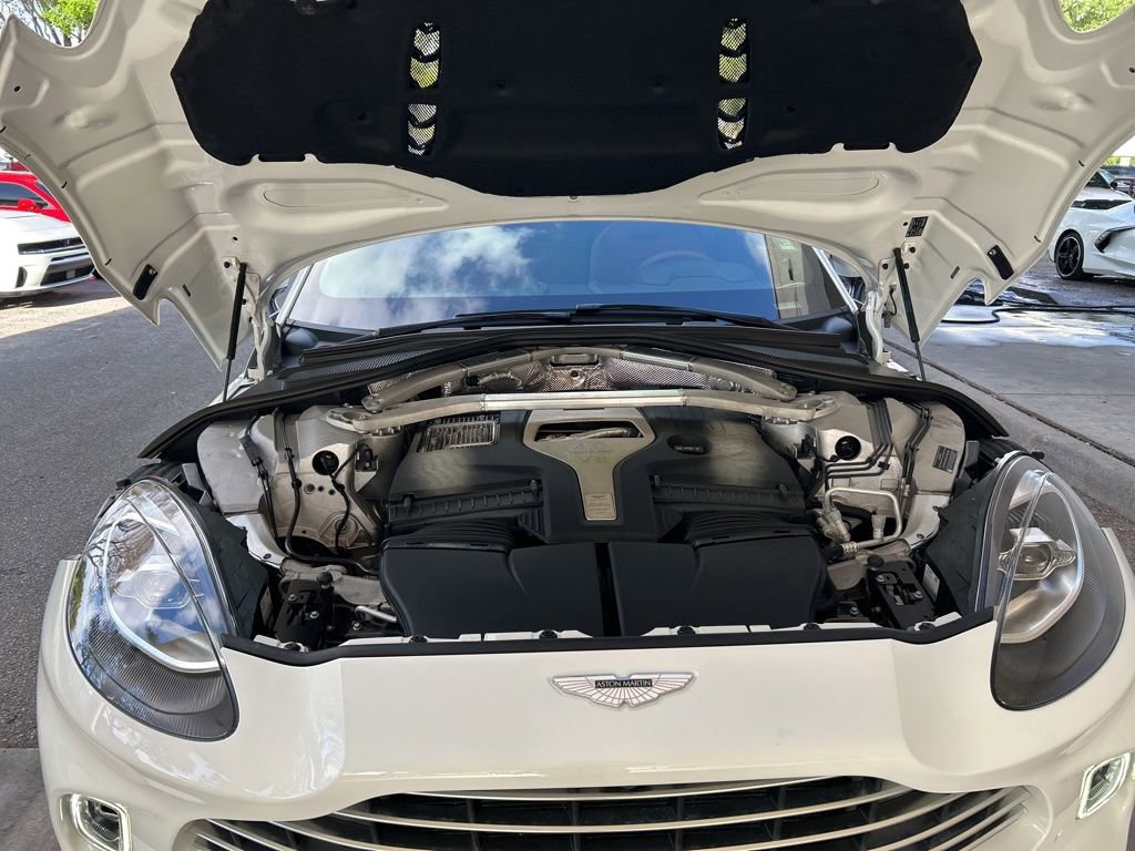 2021 Aston Martin DBX