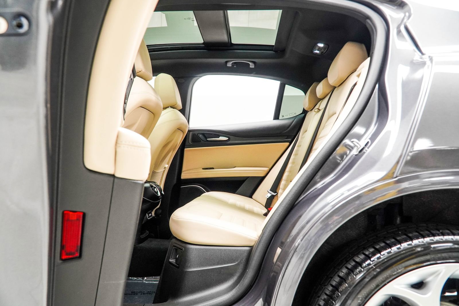 2023 Alfa Romeo Stelvio Ti Lusso